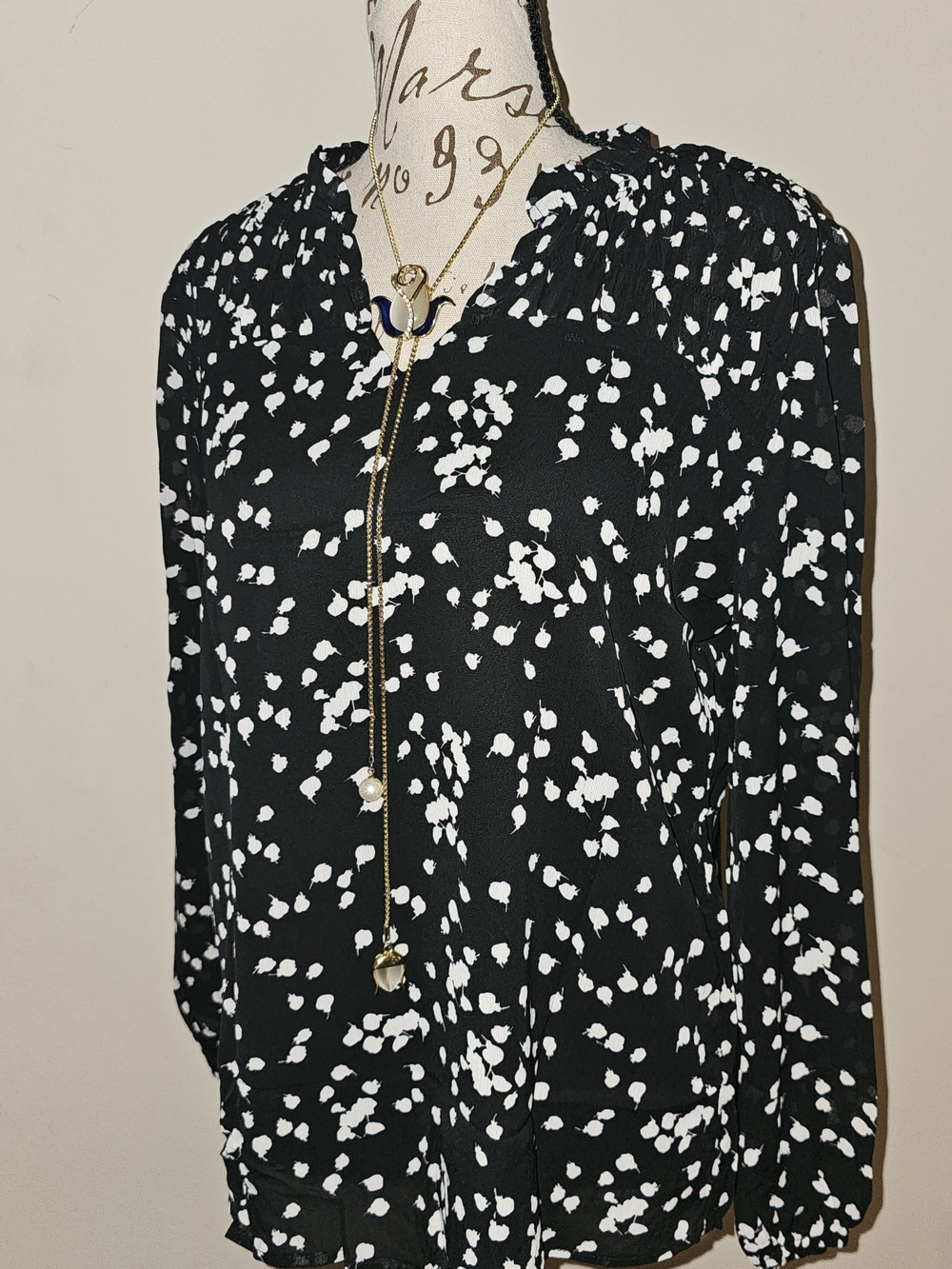 Black and White Printed Long-Sleeve Blouse